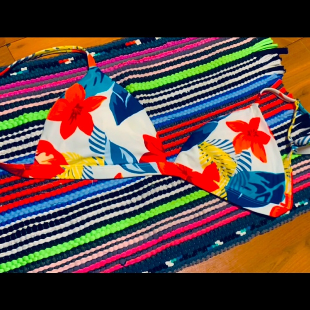 Hollister bikini top size xl